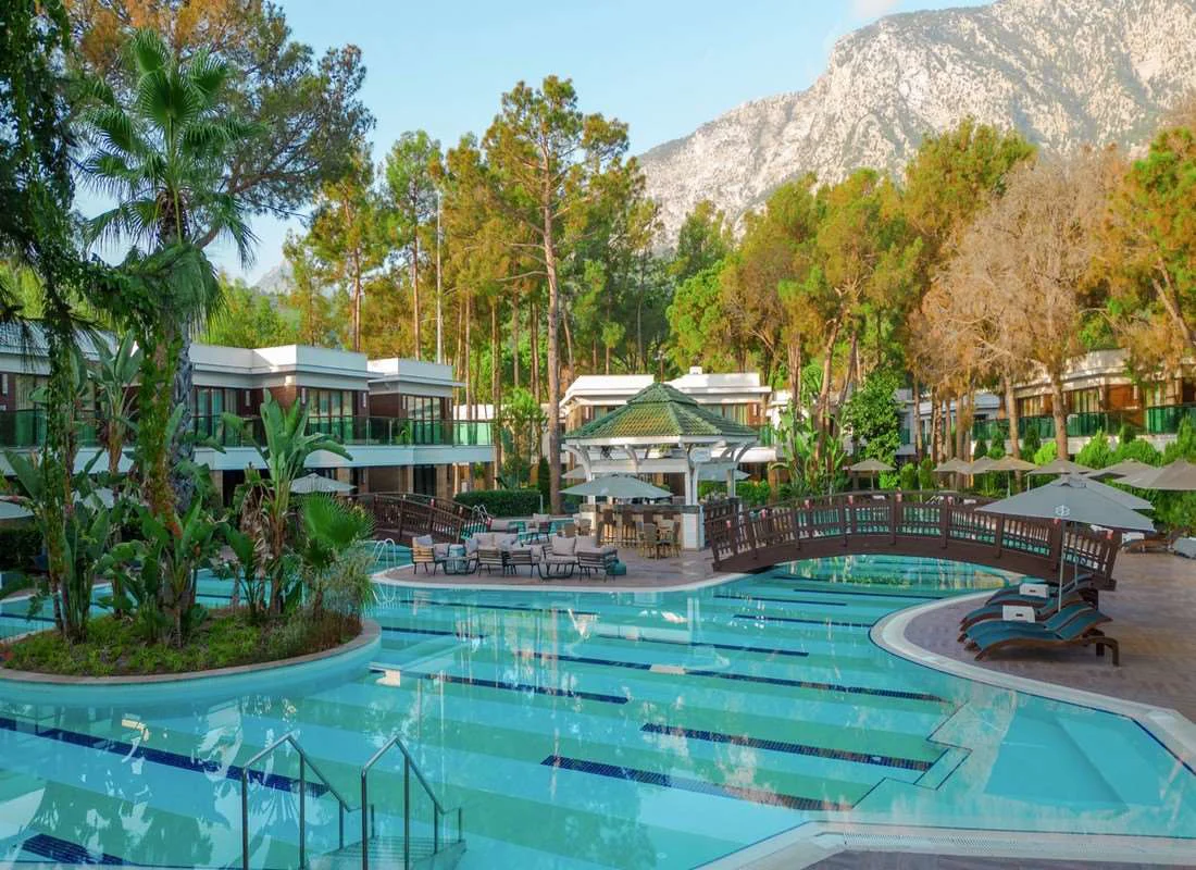 Nirvana Mediterranean Excellence vh Nirvana Lagoon Villas