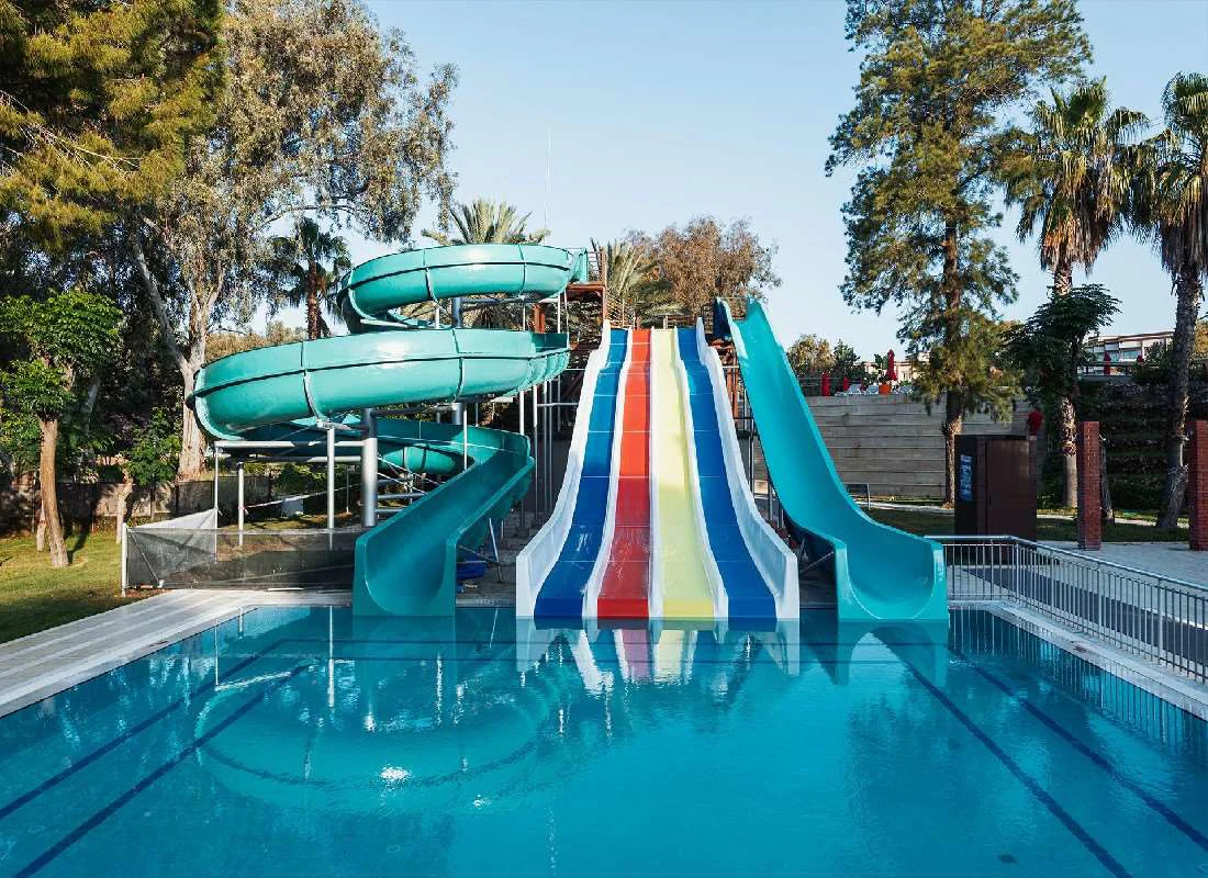 Megasaray Resort Side vh. Aska Grand 3