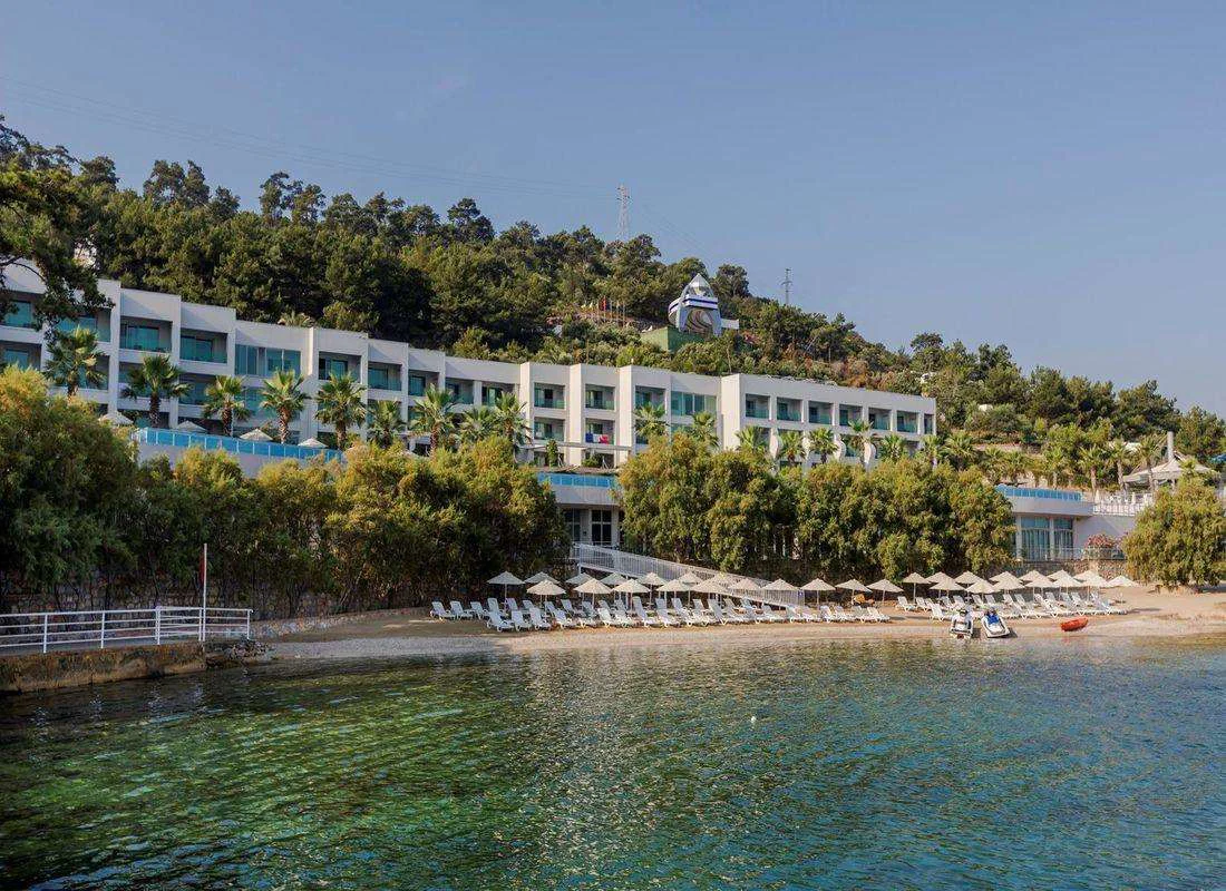 Blue Dreams Resort and Spa 4