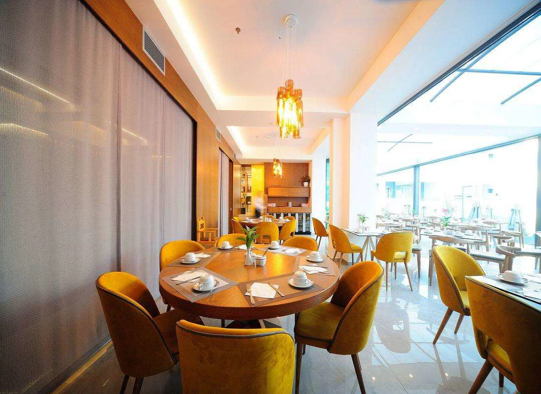 Atrium Ambiance Hotel 4