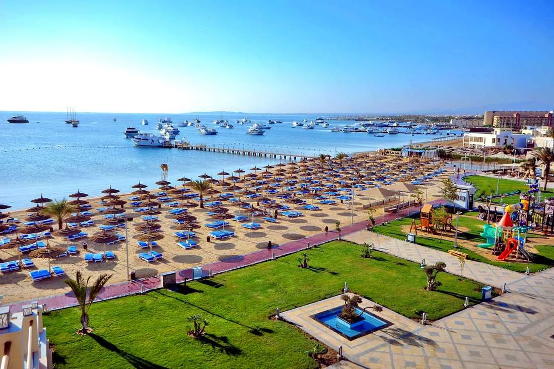 Albatros White Beach 2