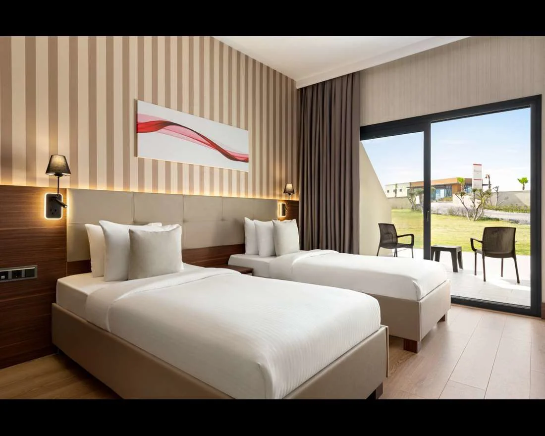 Ramada By Wyndham Cesme 4