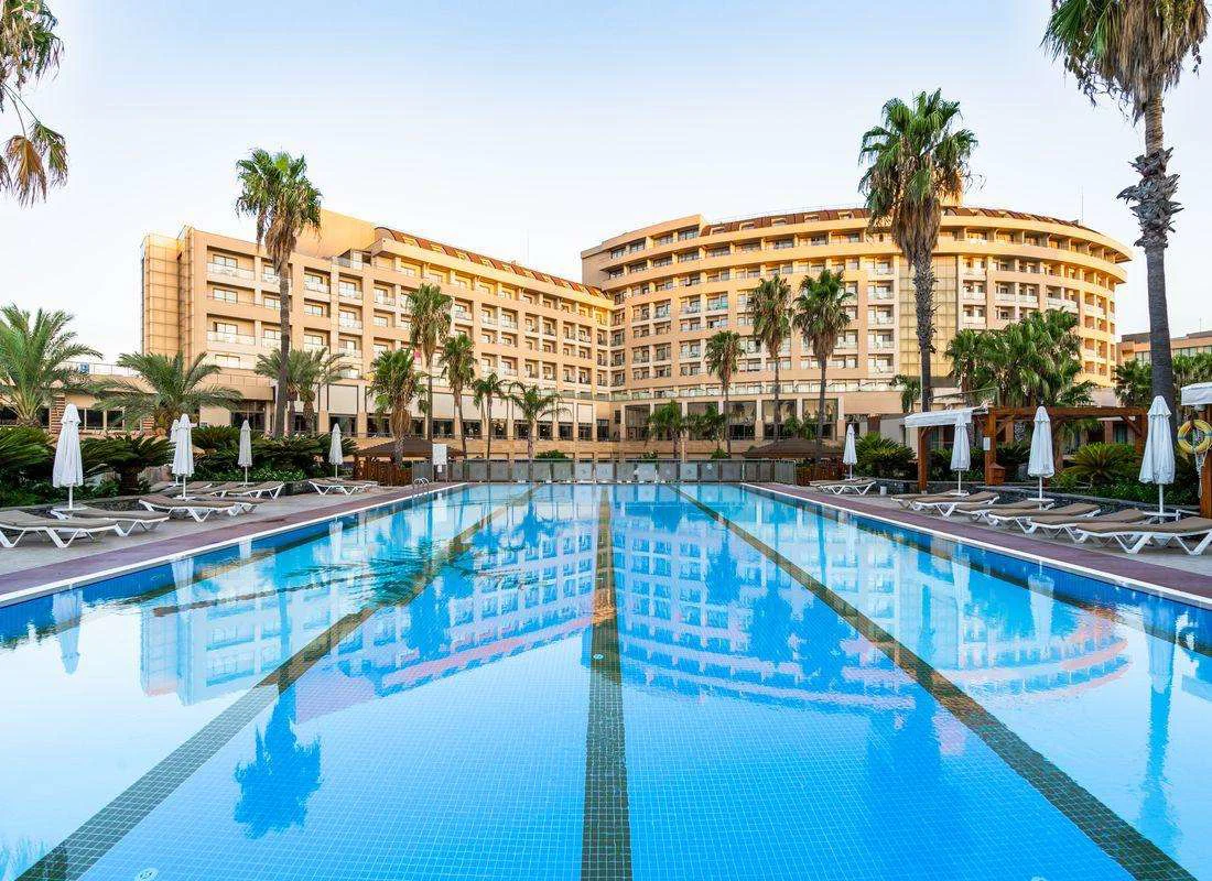 Fame Residence Lara 3