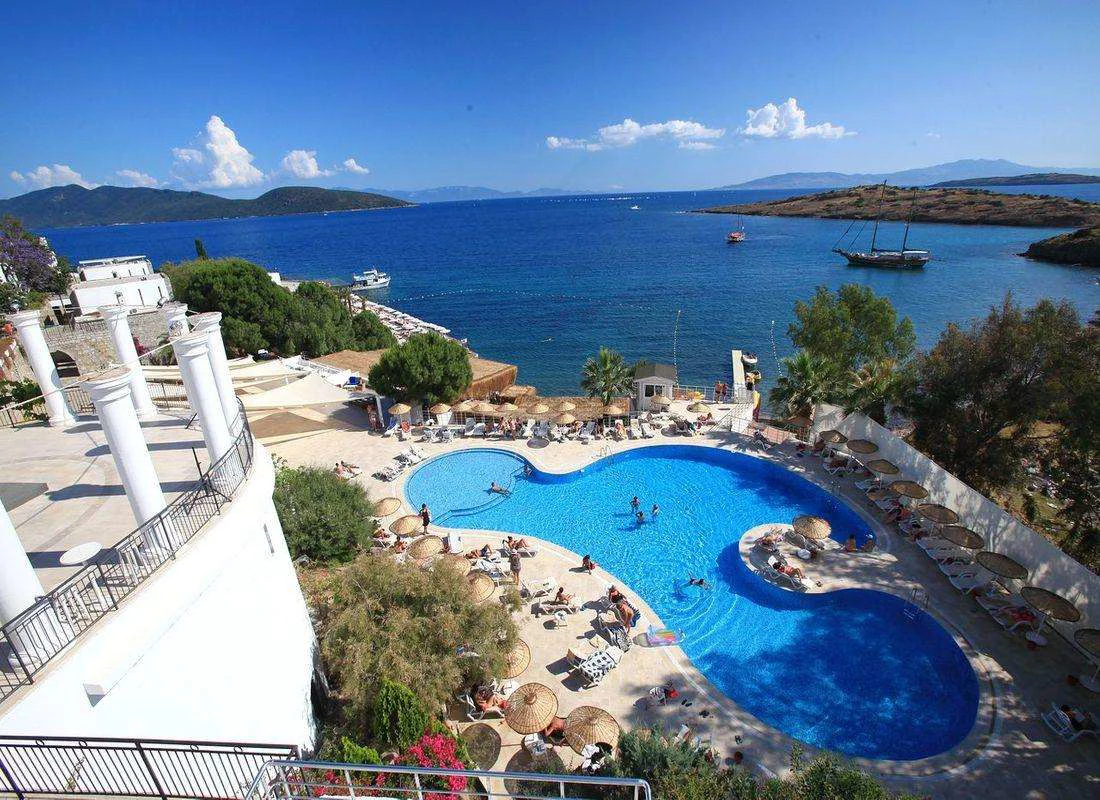 Bodrum Bay Resort  vh. Club Virgin