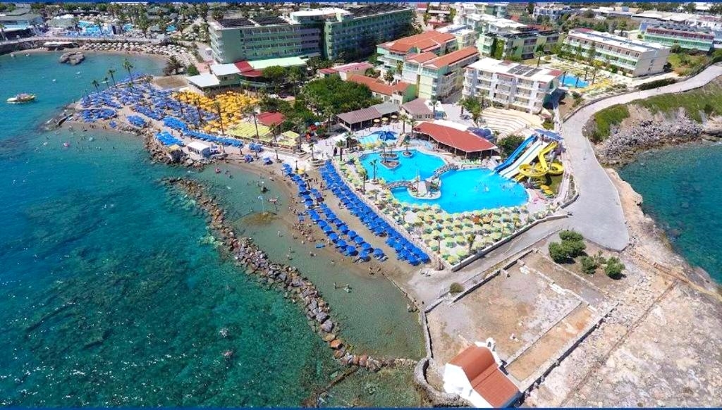 Eri Beach Village