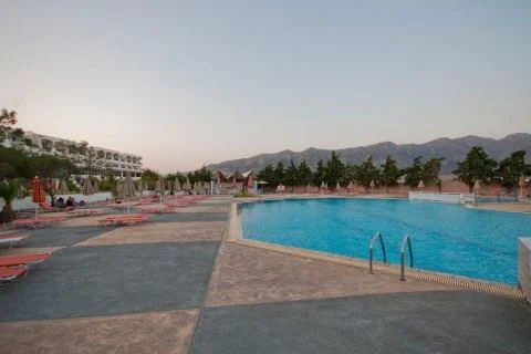 Sovereign Beach Hotel 3