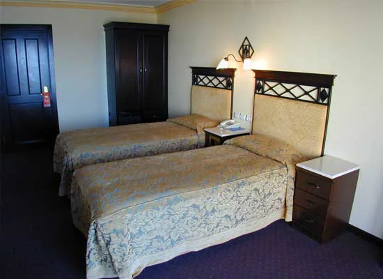 Ozcelik Hotel KUSADASI  2