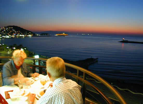Ozcelik Hotel KUSADASI  4