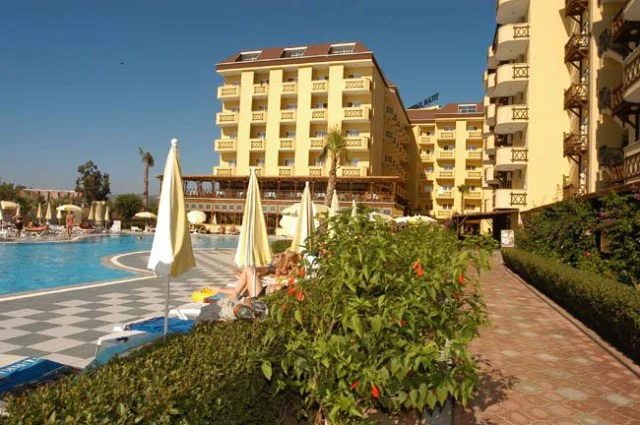 Hotel Titan Garden 5