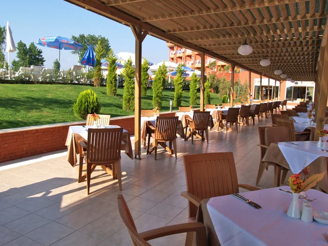 Club Side Coast Hotel 4