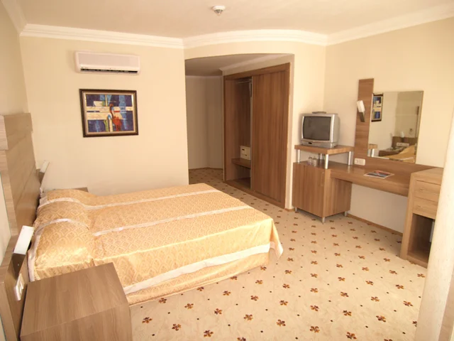 Club Side Coast Hotel 3