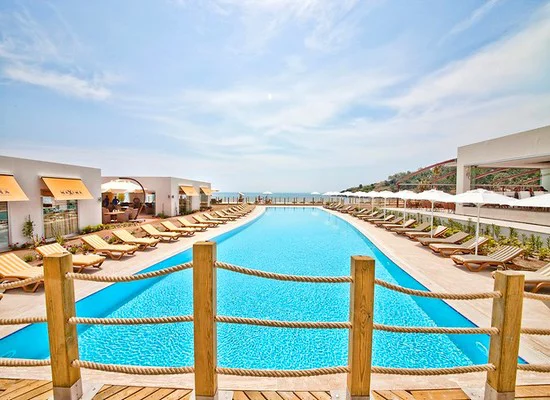 Karya Family Resort vh. Maxima Paradise 3