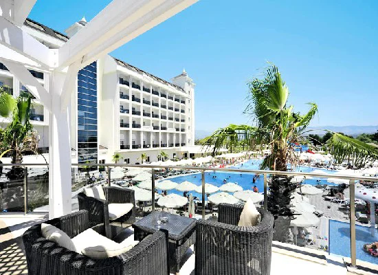 Lake & River Hotel Side 3