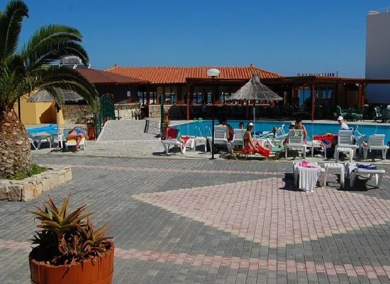 Kalia Beach Hotel 5